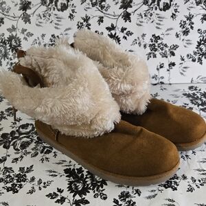 Cozy Brown Faux Fur Boots B69